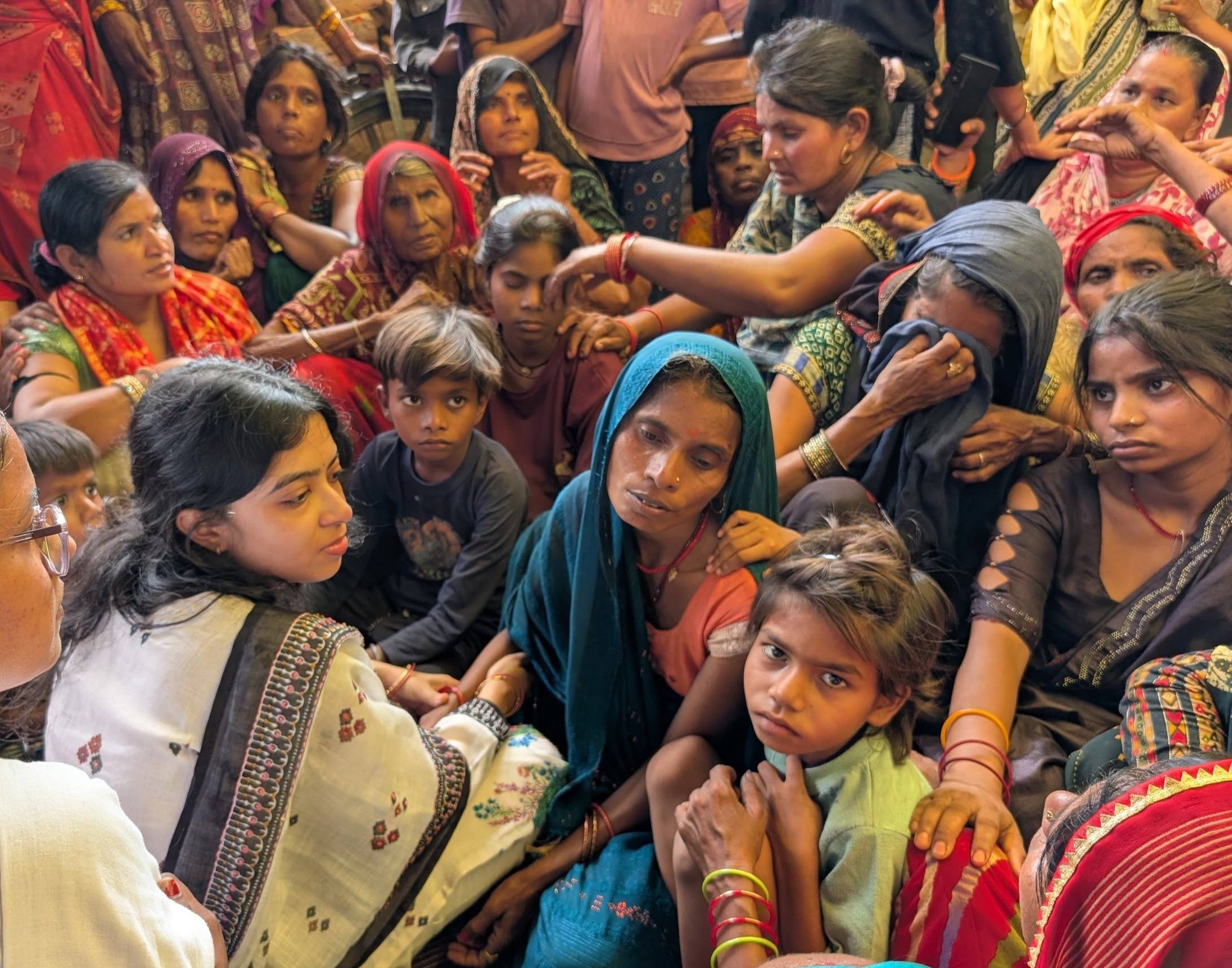 वीडियो कॉनफ्रेंसिंग के माध्यम से पीडित परिवार से मिले  कैबिनेट मंत्री राकेश सचान
